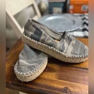 Splendid Laney Camouflage Espadrille Slip-on Shoes 7.5